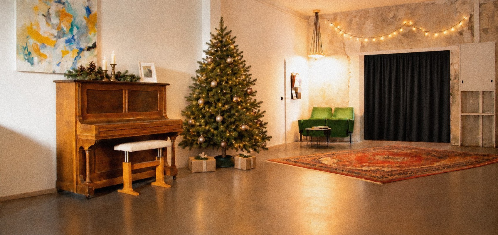 Der WerDerRaum an Weihnachten: Tannenbaum, Klavier und die lange Tafel